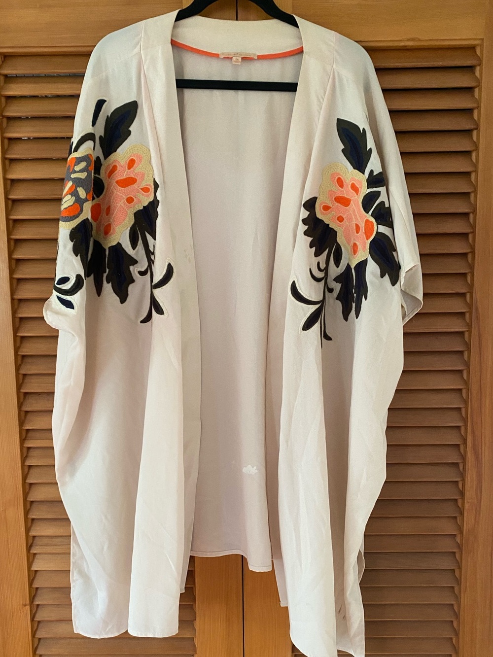 Gibson Latimer Cream Duster with Abstract Floral Embroidery